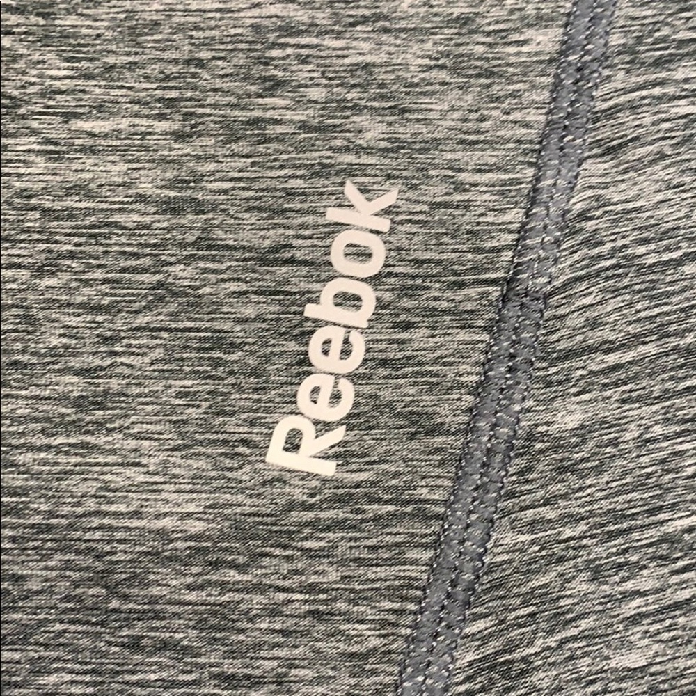 Reebok Top - Picture 3 of 6